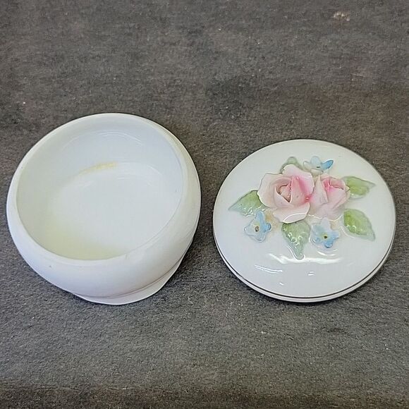 Porcelain Swan, Vase And Lefton Ring Box - Picture 13 of 16